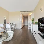 Elite River View Apartment *