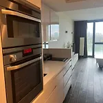 Elite River View Apartment *