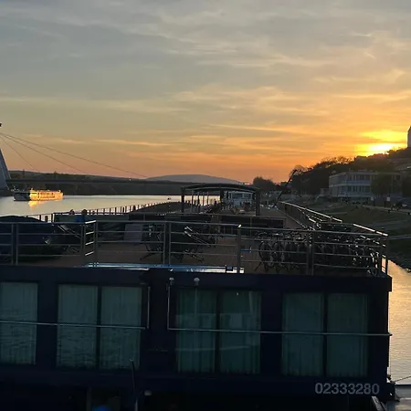Апартаменты Elite River View